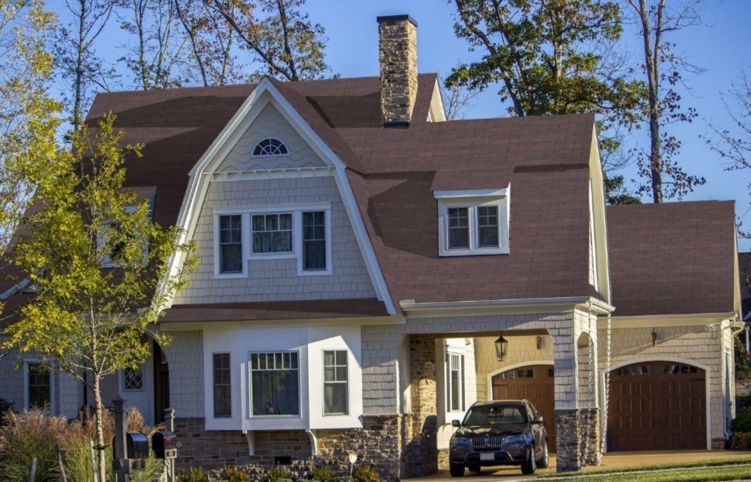 What Color Siding Goes with Weathered Wood Shingles? Allura USA