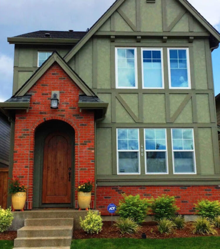 The Best 6 Red Orange Brick House Trim Colors 4